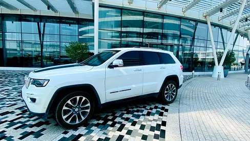 صورة 14 لـ 2018 JEEP GRAND CHEROKEE L