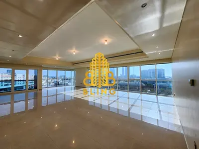 Spacious 4BHK With 2 Basement Parking, Full Sea View & All Amenities