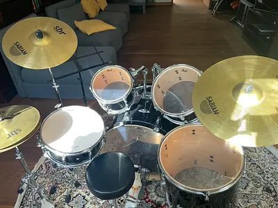 Pearl 5-Piece Drum Kit with Sabian Cymbals — Good Condition