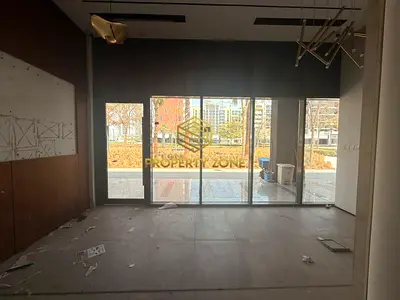 Street-Facing Shop | Azizi Riviera | Glass Frontage