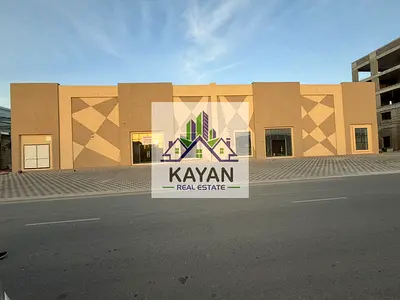 🏭 مجمع 6 مستودعات للبيع، 35,660 قدم²، كهرباء 590 كيلوواط، بناء جديد، أم القيوين. 17.5 مليون درهم.