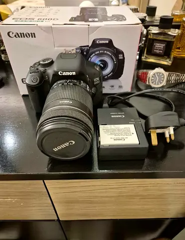Canon EOS 600D + 18–135mm Lens
Canon EOS 600D with EF-S 18–135mm lens.
Good condition, comes with or