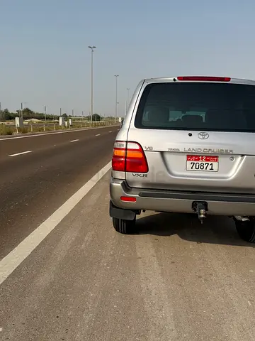 Toyota Land Cruiser VXR 2002 GCC Specs | Well Maintained
