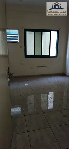 🏠 للإيجار – شقة في القاسمية  📍 خلف ميجا مول  🛏️ غرفتين وصالة 🚿 حمامين 🅿️ باركن داخل البناية 👨‍👩‍👧‍👦 عائلات فقط 💰 الإيجار السنوي: 40,000 درهم