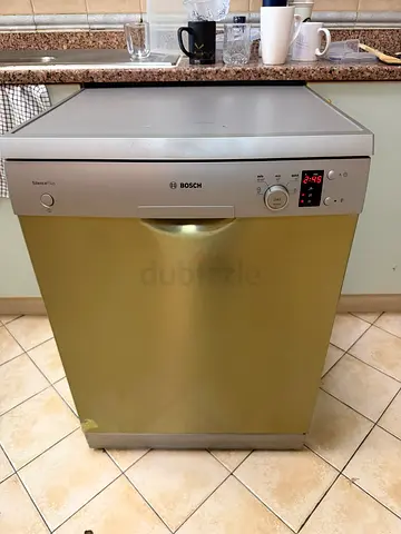 Bosch 2 Shelves Dishwasher, RAPED WITH ORIGNAL COVER , RARELY USED , DELIVERY + WARRANTY