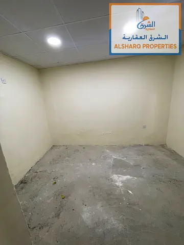 بيت عربي مجدد بالكامل 8 غرف 7 حمام موقع حيوي وقريب من كل الخدمات يصلح لسكن موظفين شركه
