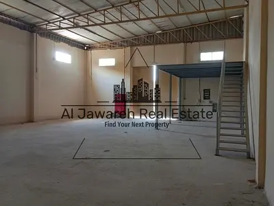 مستودع للإيجار في أم القيوين مساحة 2535 قدم والسعر 69935 درهم و 50 كيلووات