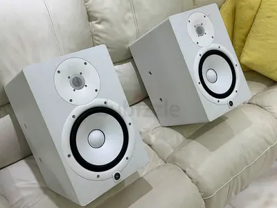 YAMAHA HS8