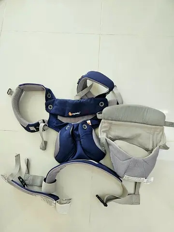 Ergobaby Carrier with Infant Insert