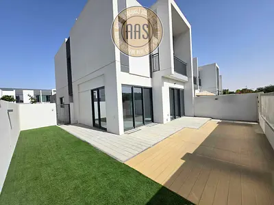 SINGLE ROW SPACIOUS 4BR+MAID VILLA NEAR TO POOL & PARK