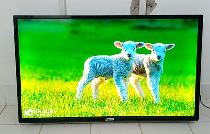 4K Smart Android LED TV 32 inch in good working condition