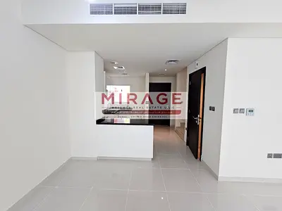 Middle Unit | Single Row | Unfurnished