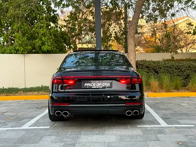 2022 AUDI S8 photo 2