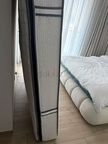 King Size (1,80m x 2,00m) Comfortable White and Grey Thick Mattress
