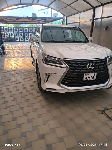 2009 Lexus LX 570 GCC Specs First Owner Lady Driven
