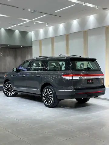 صورة 6 لـ 2023 Lincoln NAVIGATOR