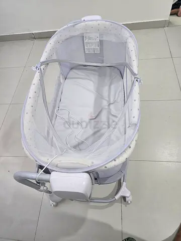 Lightweight Baby Bassinet / Rocker with Canopy - White
