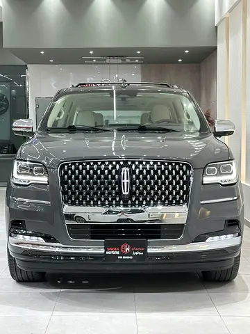 صورة 2 لـ 2023 Lincoln NAVIGATOR