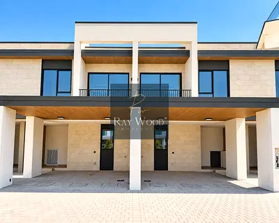 Large Layout | Top Finish | Prime location