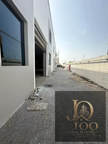 Strong Operational Capacity | 10,200 Sq. Ft. Warehouse in Umm Al Quwain | 135 KW Electricity | Ready for Handover | AED 410,000