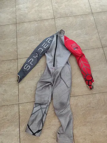 Spyder Race ski suit (8 to 11 years old)