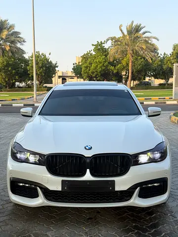 اول مالك من االوكالهStunning BMW 7-Series 730Li 2017 | GCC Specs | Low Mileage | Pristine Condition