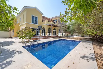 5BR Type Valencia | Pool | Prime Location