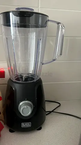 Black & Decker countertop blender - good working condition