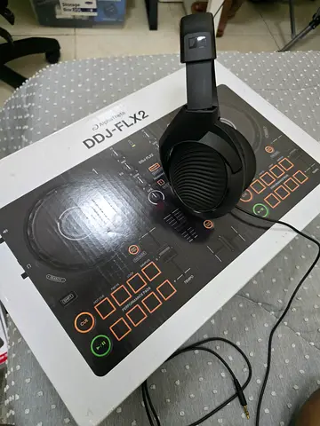 Sennheiser HD 200 PRO DJ headphones (used) with DDJ l-Flx2 controller