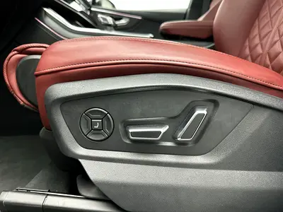 2025 AUDI SQ7 photo 16