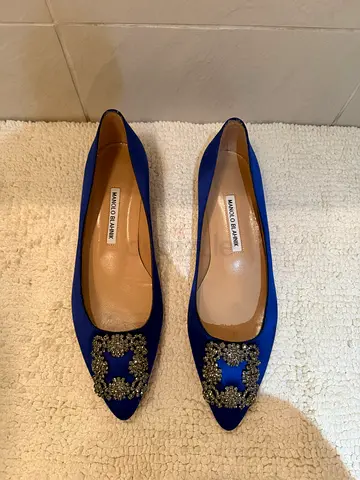 Manolo Blahnik Blue Satin Flats with Crystal Buckle 39.5 size