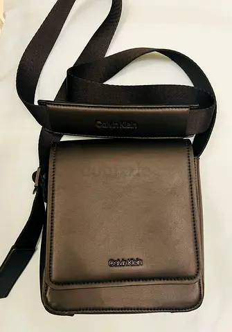 Calvin Klein Men Minimal Focus Handbag For Sale