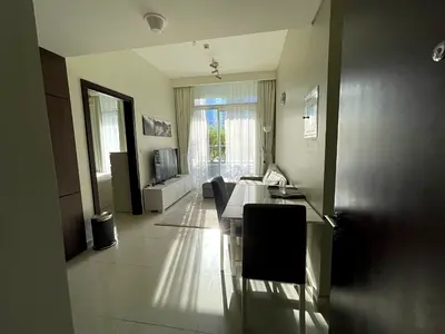 Available I Furnished I Low Floor
