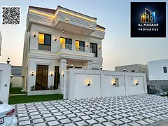 Classic villa for sale at an excellent price. Features a spacious courtyard and a prime location clo