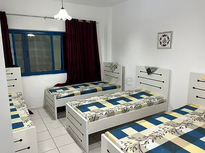 ابوهيل غرفة للايجار ل 4 بنات ( السكن بنات فقط ) بجانب مترو القيادة