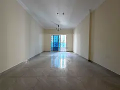 Luxurious and modern family apartment in excellent condition (second tenant), featuring high-end del