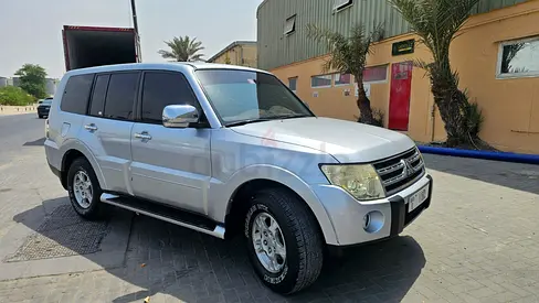 Mitsubishi Pajero GLS  2009 | GCC Specs | Well Maintained  LOW KILOMETER -SINGLE USED ,NEW BATTERY