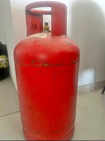 Medium size gas cylinder