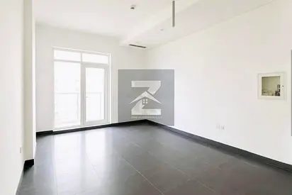 Vacant & Ready! Spacious Layout | Near Mosque & Restaurants