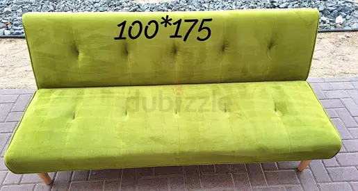3 seater sofa cumbed available ready to sell