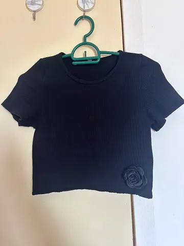 Black Ribbed Short Sleeve Crop Top with Flower Detail