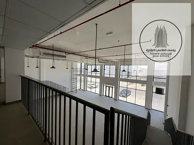 شوروم 5650 قدم² مع ميزانين | 77 كيلو | الشارقة