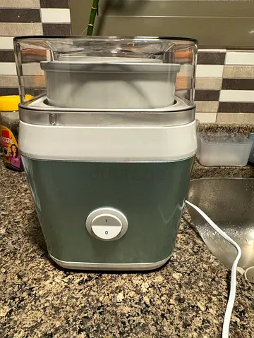 Iced dessert (ice cream) maker - cuisinart
