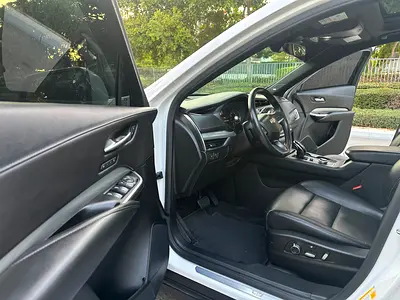 2023 Cadillac XT4 照片 8