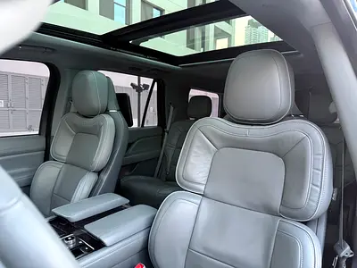صورة 10 لـ 2018 Lincoln NAVIGATOR