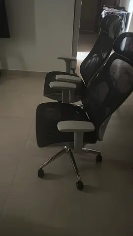 Black Mesh Office Chairs on Wheels - Good Condition
