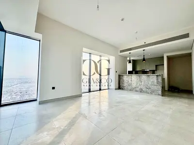 Corner Unit | High Floor | 12 Cheques