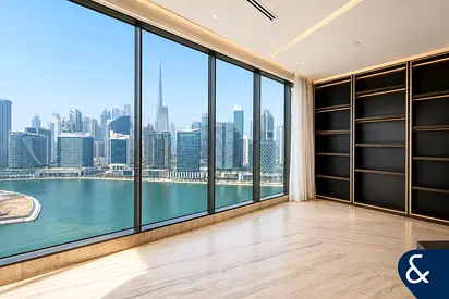 Luxury | Canal View | 3,673 Sq Ft