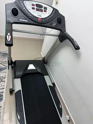 Facile F-7650 Treadmill – Excellent Condition | 18 km/h | Electric Incline