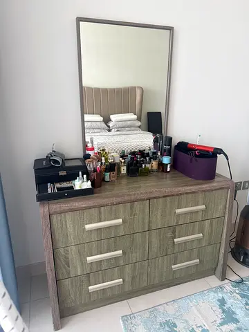 Wooden Dresser with Mirror and 6 Drawers - Good Condition